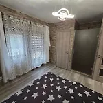 Tom Apartmans 1 *