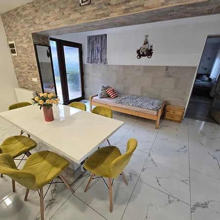 فيلة Tom Apartmans 1 شيوفوك